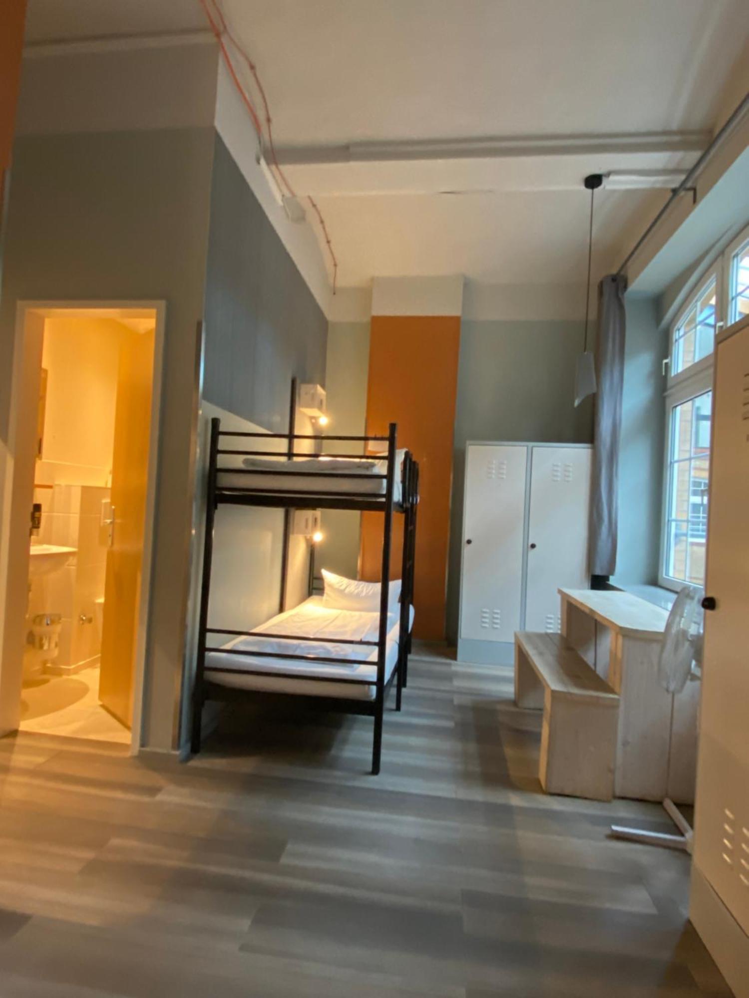 Singer109 Hostel, & Albergue *