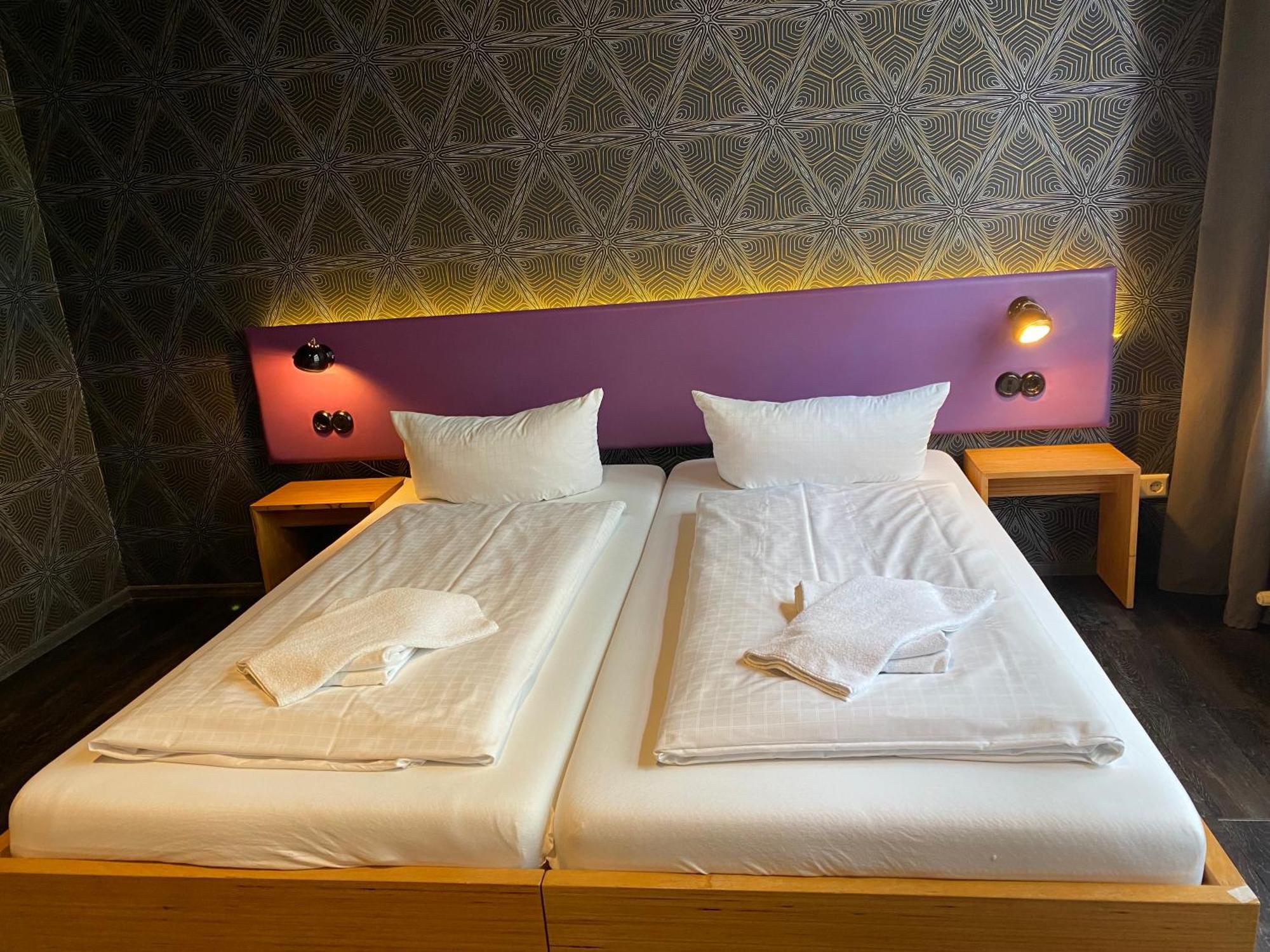 Singer109 Hostel, & Albergue Berlim