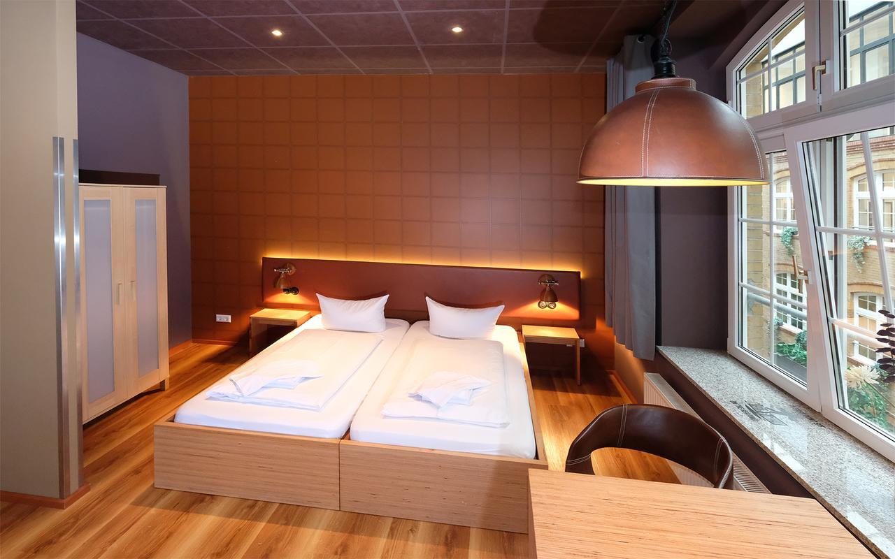 Albergue Singer109 Hostel, &