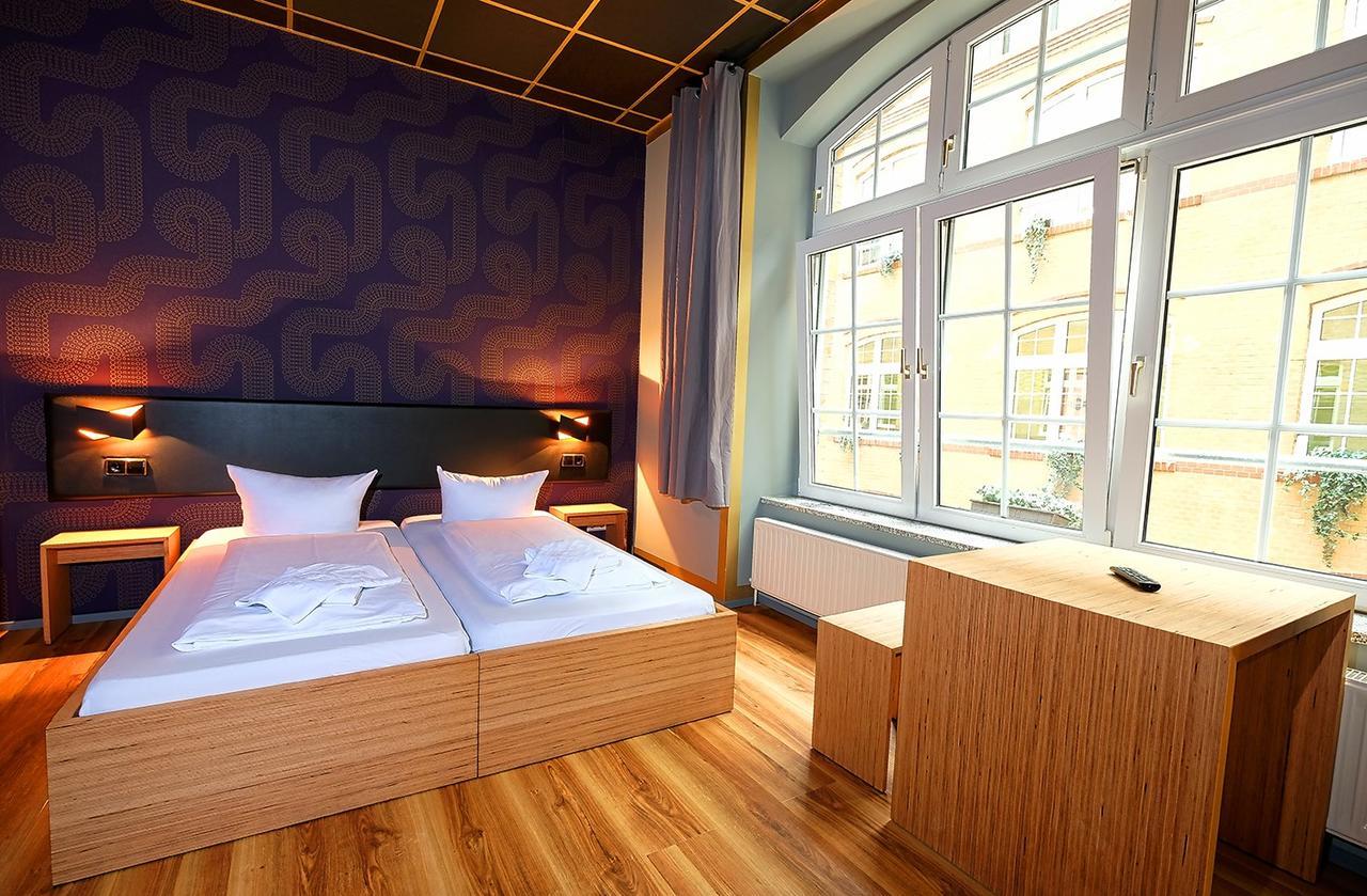 Singer109 Hostel, & Hostel